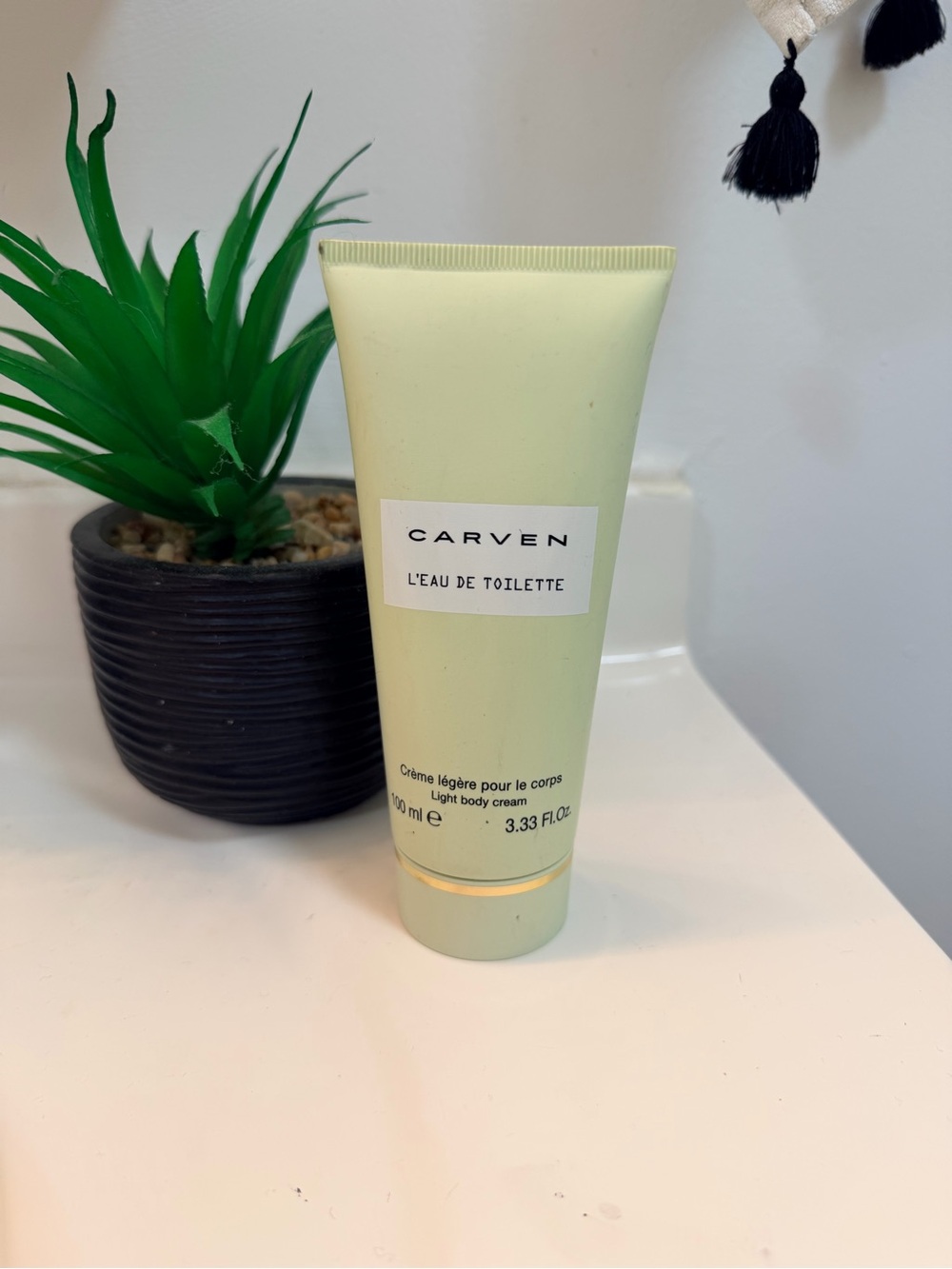 Carven Light Body Cream - Mint Green Tube